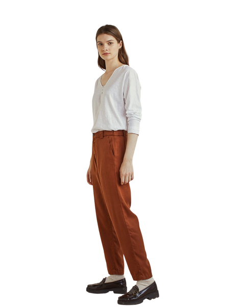 Yerse Guillem Trousers In Whisky From