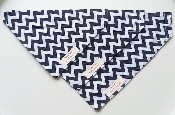 Dog Bandana Black & White Zig Zag