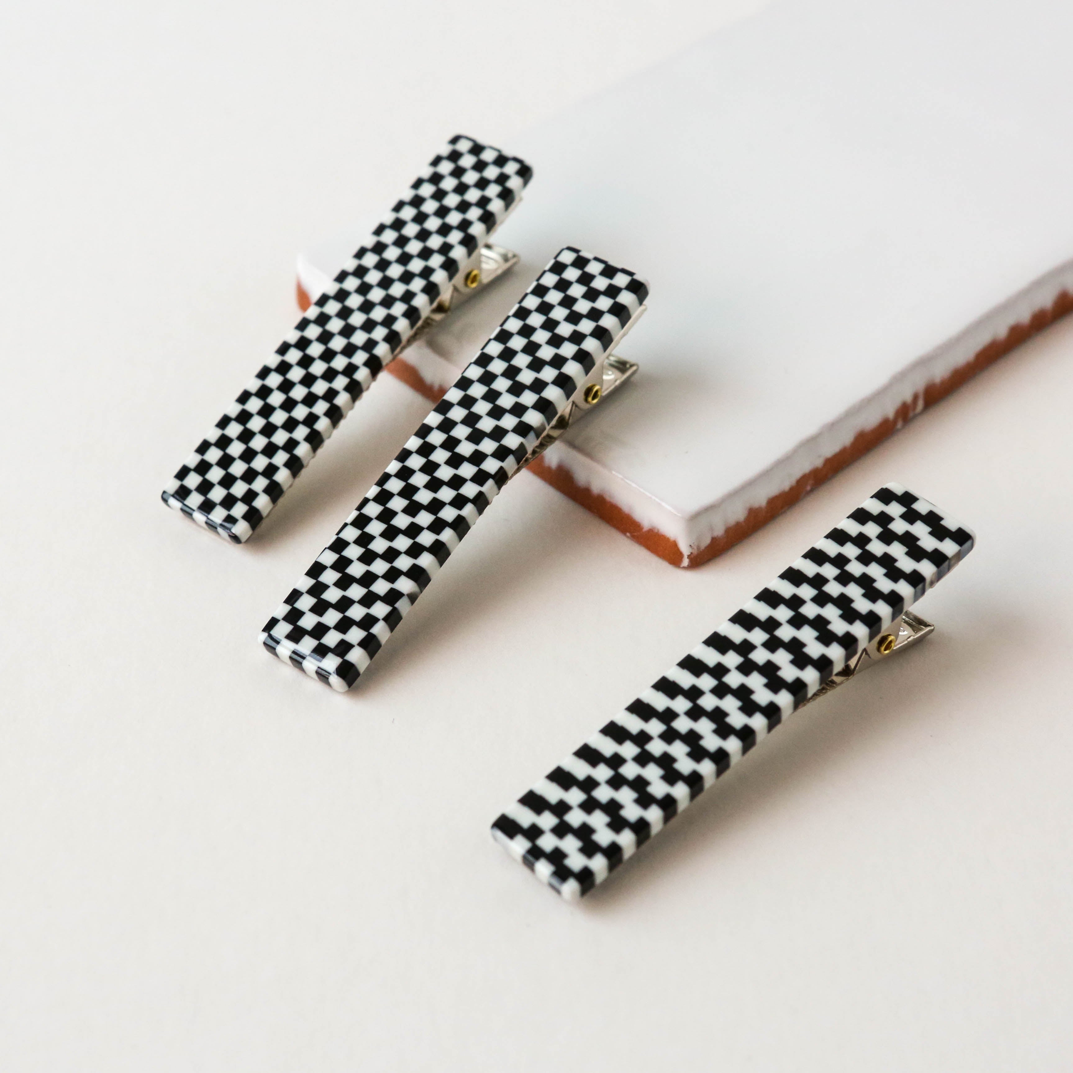 'Flora' Hair Clip Trio In B+w Checkered