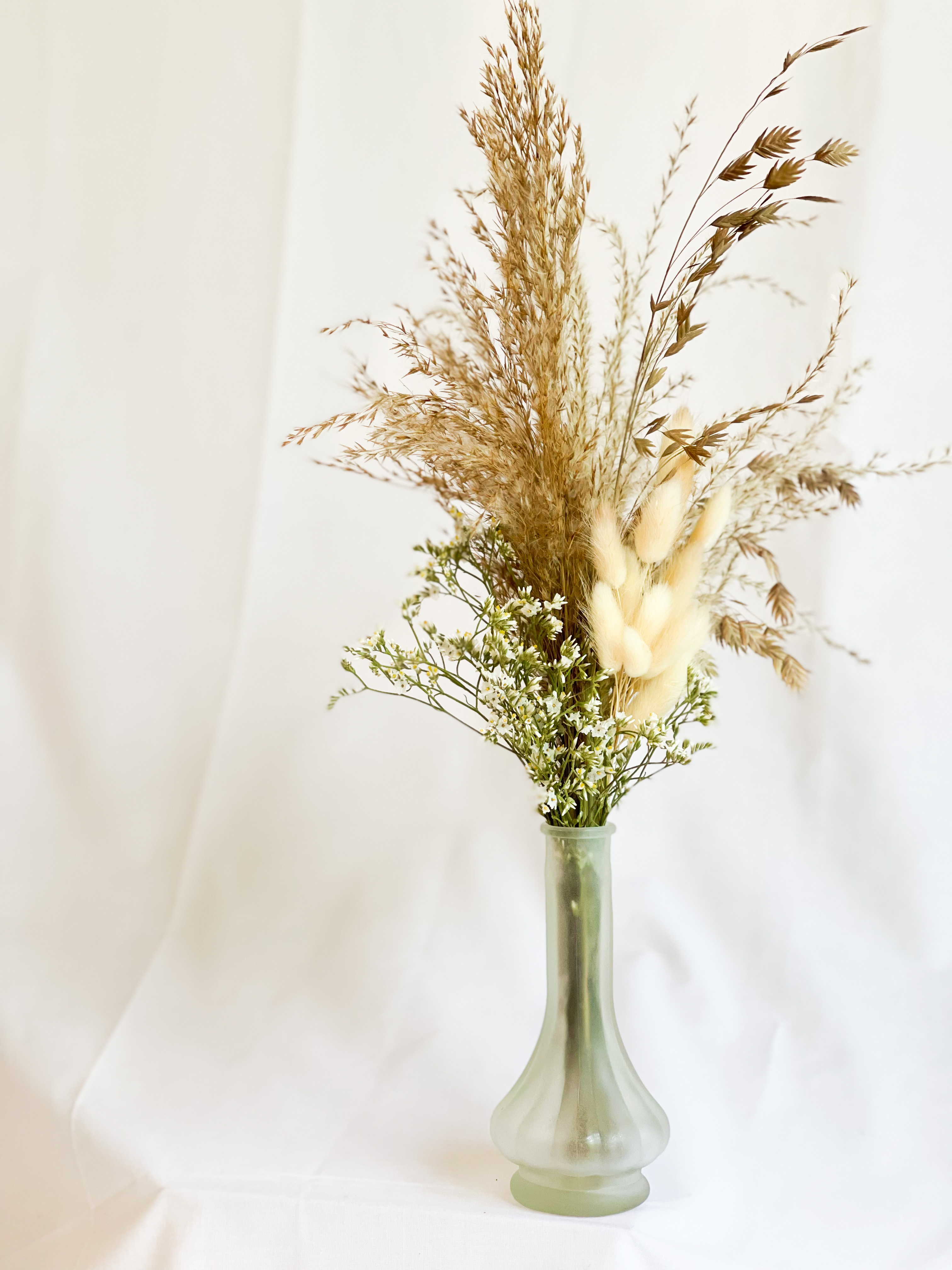 Natural Beige Dried Everlasting Bud Vase