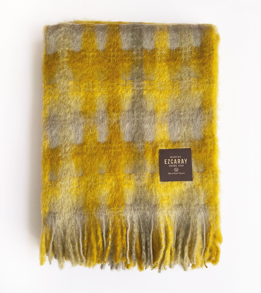 Ezcaray Mohair Blanket Mia #20 130x200 cm - Mustard & Beige