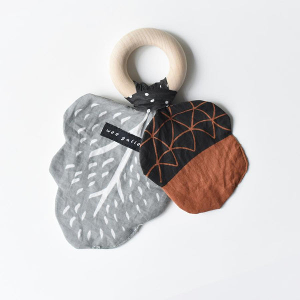 Organic Crinkle Teether - Acorn