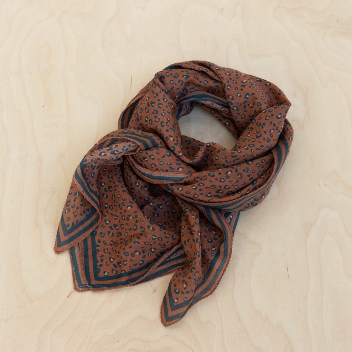 Cotton scarf Auburn printed leopard