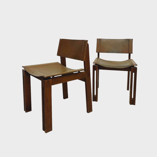 Pair of brutalist chairs in wood and leather - in the style of Afra and Tobia Scarpa - 70s