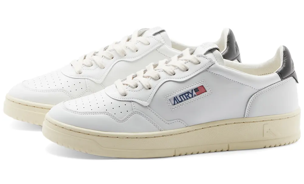 Autry 01 Low Leather Sneaker White & Black