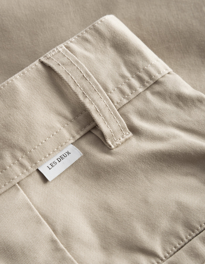 Jared Twill Chino Pants - Dark Sand –