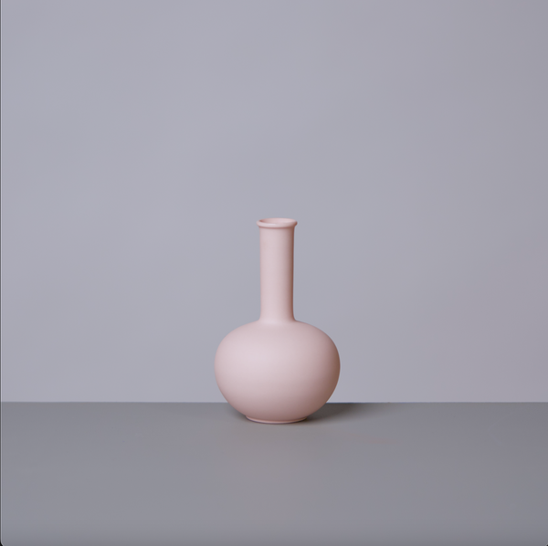 Middle Kingdom Matte Porcelain Mini Beauty Vase In Dusty Pink