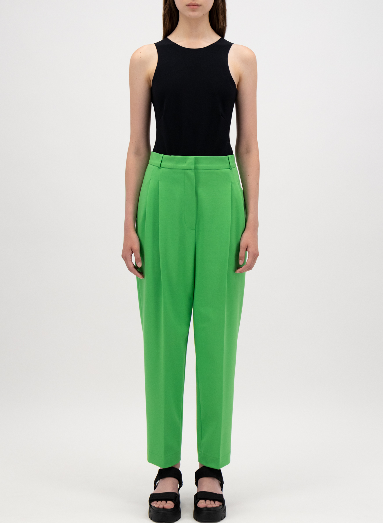 Harris Wharf Tapered Trousers Techno Viscose in Apple Green