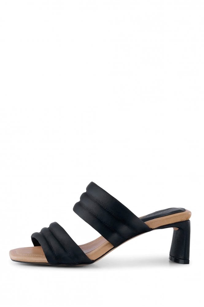 Sylvi Padded Sandal In Black