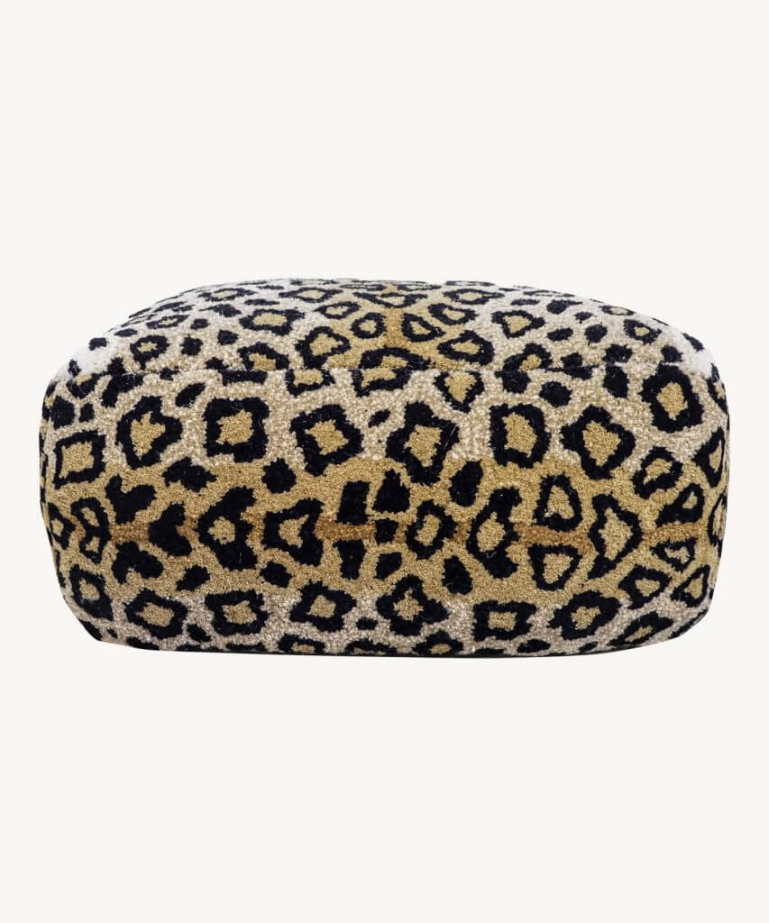 Léopard wool pouf