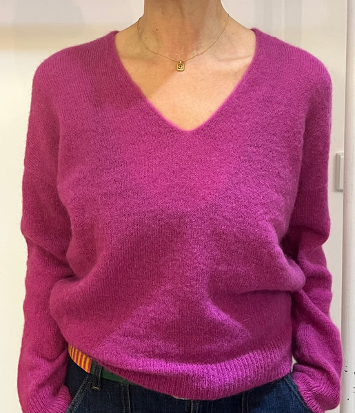 Brecif V Neck Pullover In Cassis