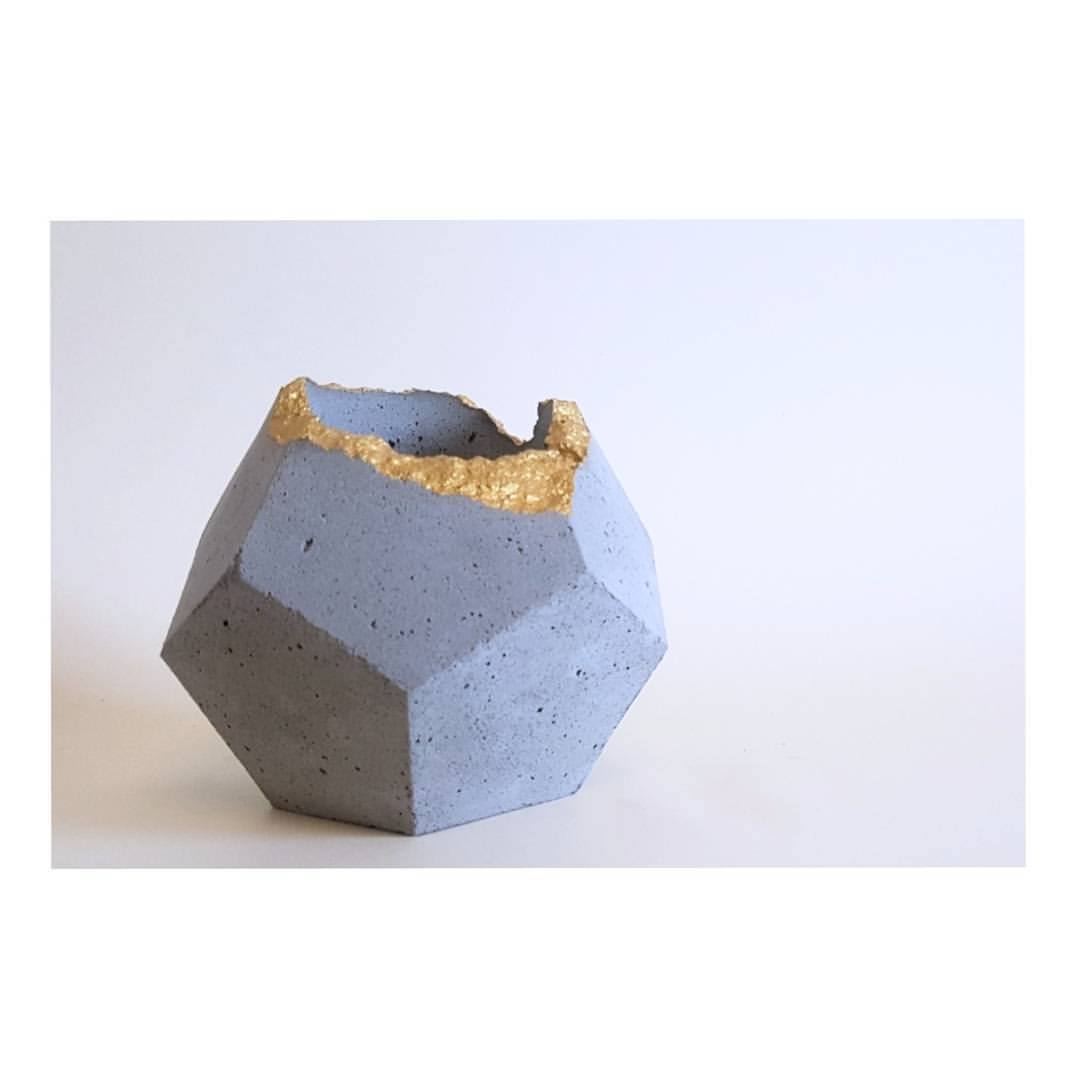 Banoa Golden Rhombus Cement Pot