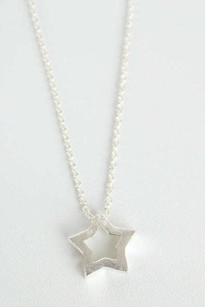 Silver Hammered Star Necklace IV6441