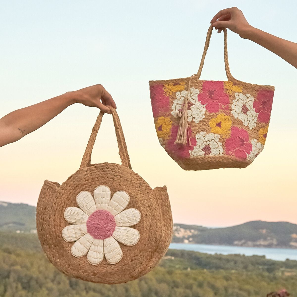 chico-soleil-panier-en-jute-fleurs