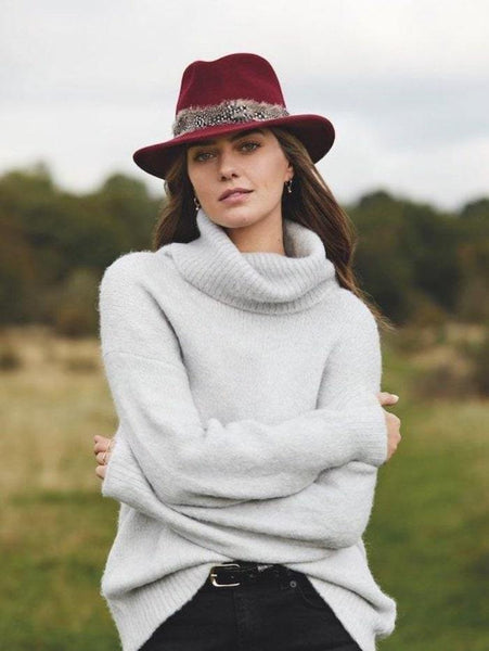 The Suffolk Fedora (Gamebird Feather) - Maroon Large