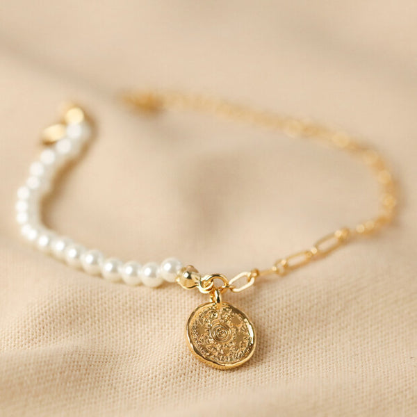 Talisman Charm Pearl and Chain Bracelet In Gold