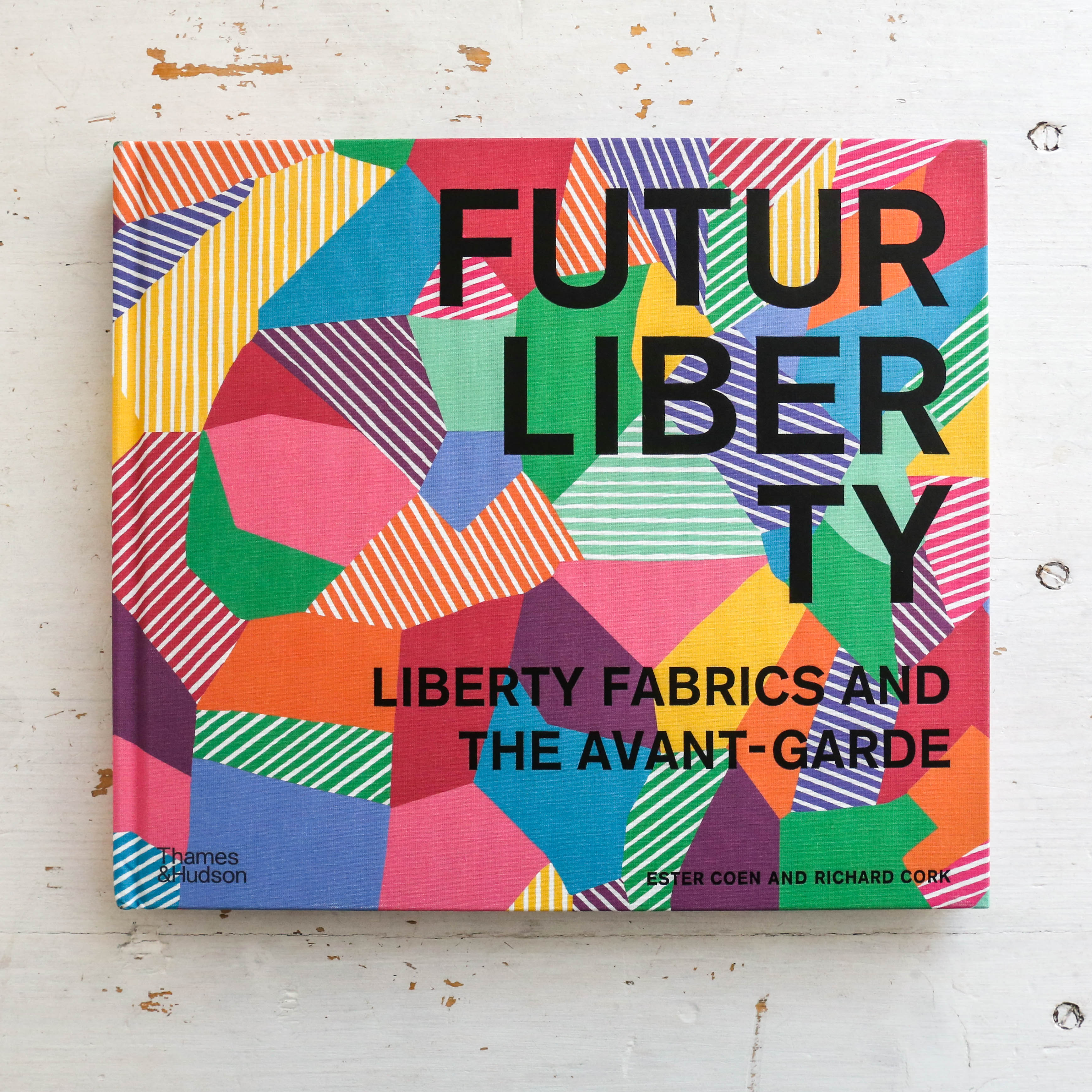 berylune-books-futurliberty-liberty-fabrics-and-the-avant-garde