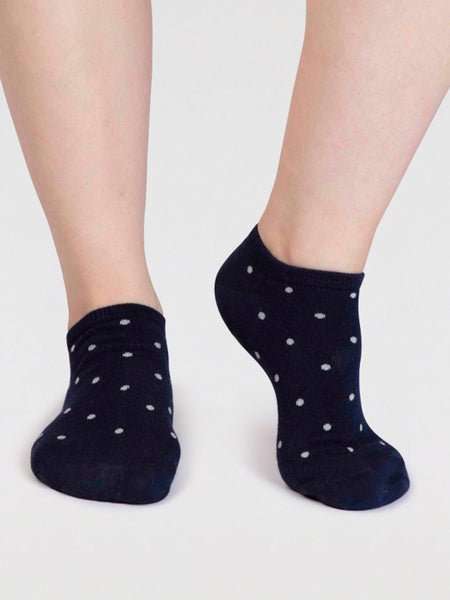 Thought Navy Spw839 Dottie Bamboo Spotty Trainer Socks 