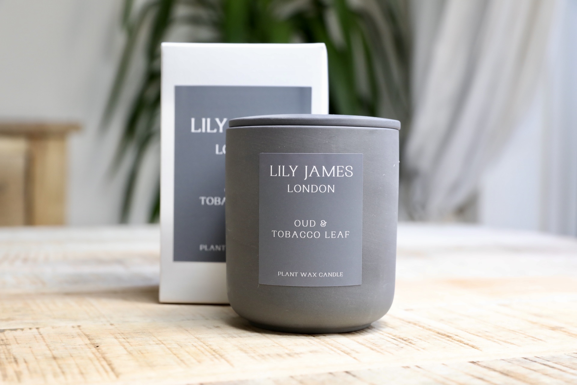 Lily James London Oud and Tabacco Leaf Candle 280g