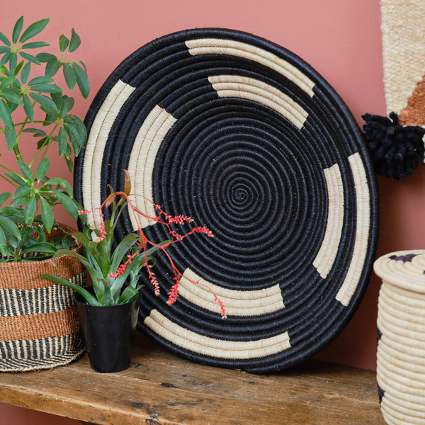 Uganda Uganda Craft Collection Plate 'black And Natural Wheel'