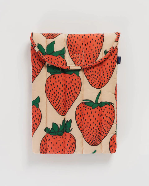baggu-puffy-laptop-sleeve-1314-strawberry
