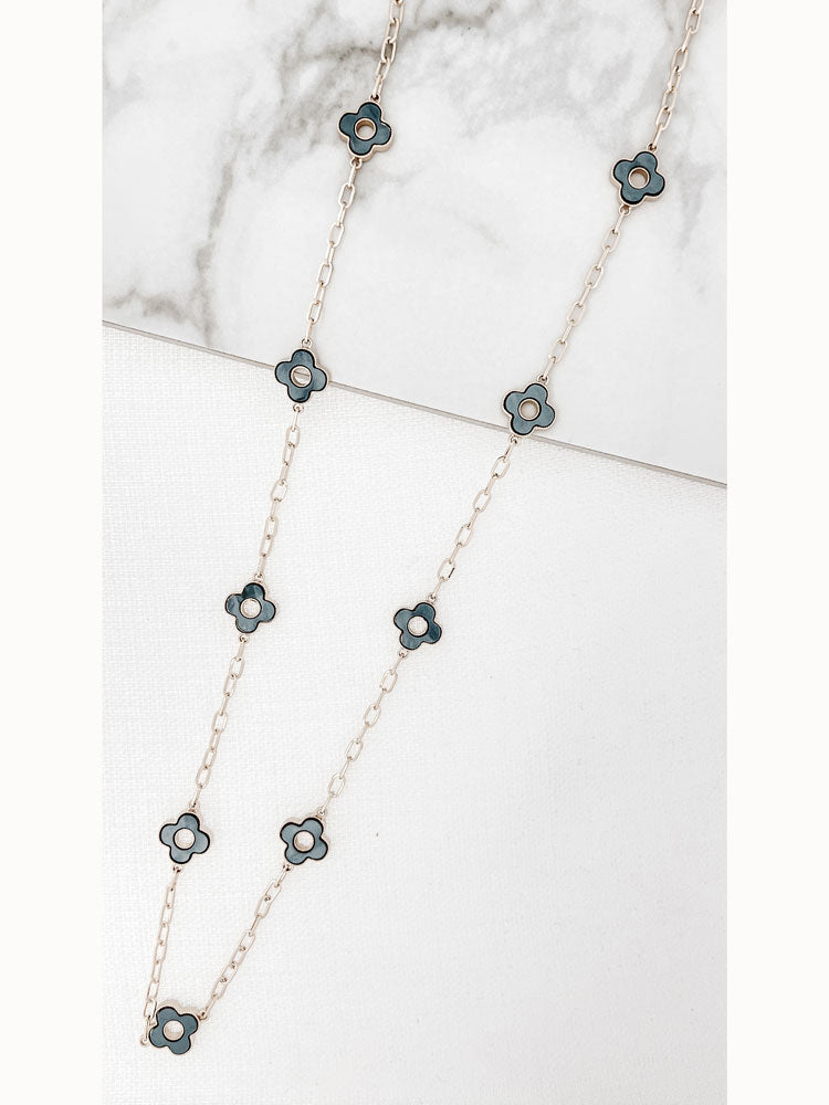 Envy Long Silver Necklace With Grey Clovers