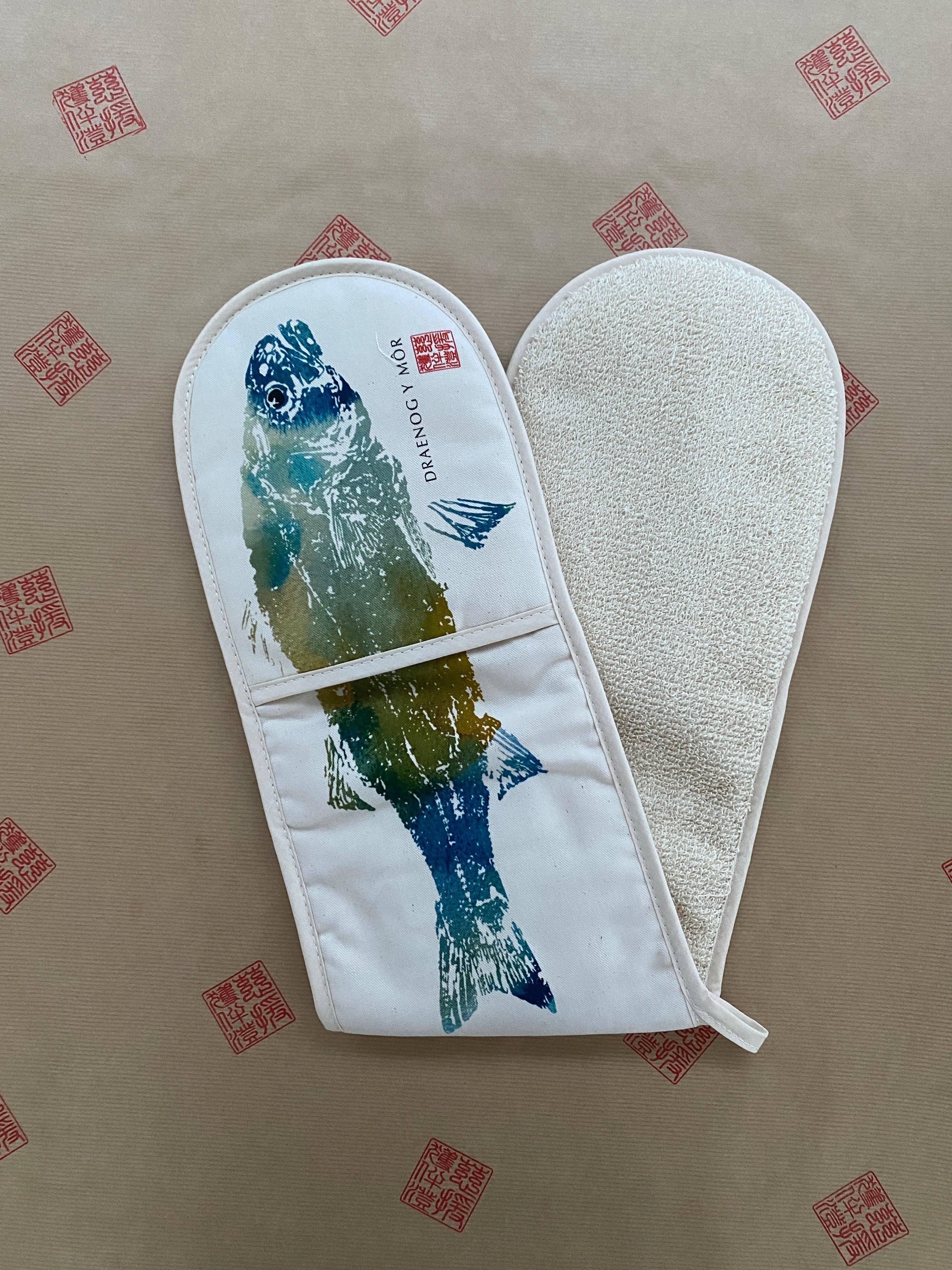 Gyotaku Gifts Sea Bass Printed Voven Glove