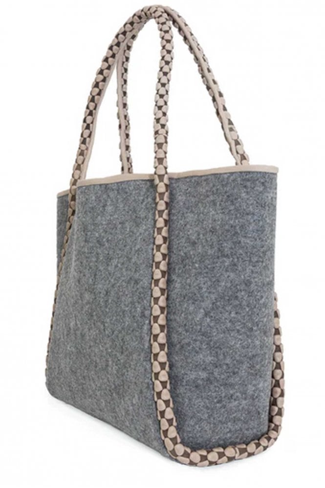 tissa-fontaneda-alegria-shopper-in-grey-felt-ash-grey