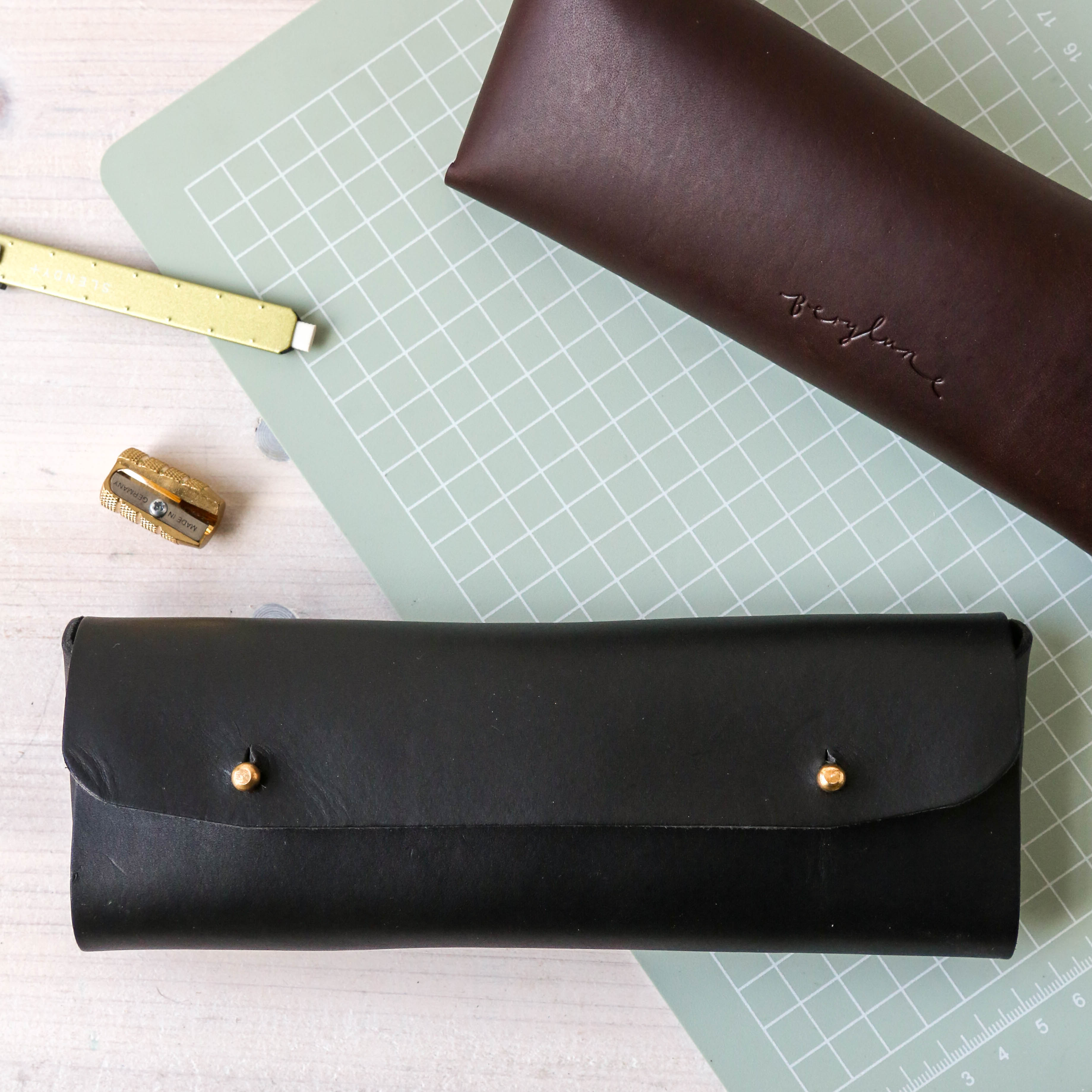 berylune-luxury-leather-pencil-case-black