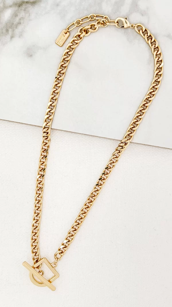 Envy Short Gold D Chain Necklace