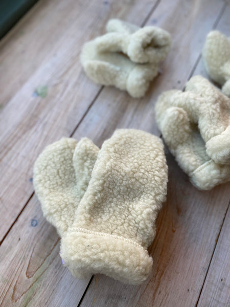 yoko-wool-junior-simple-mittens-natural