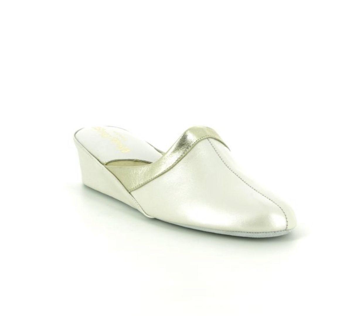 Silks Leather Slippers In Oyster