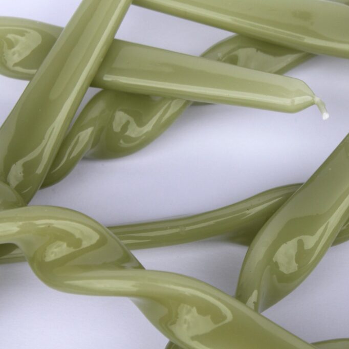 maegen-25cm-leaf-green-individual-twisted-taper-candle
