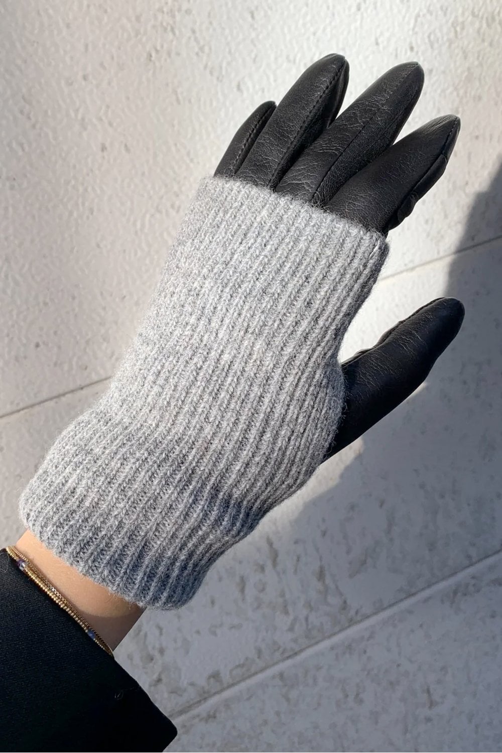 Trouva: Gloves