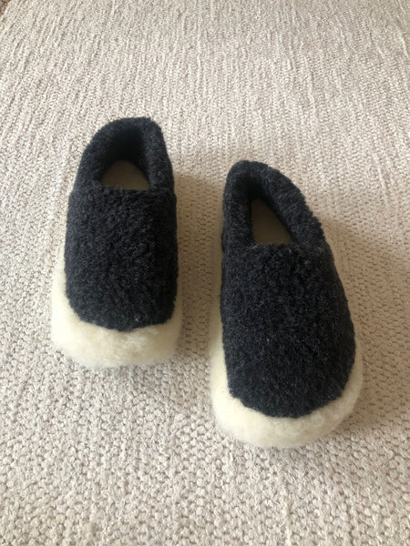 yoko-wool-siberian-slippers-black