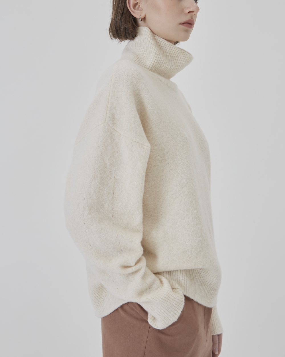 diarte-bennett-cashmere-blend-sweater-in-ivory