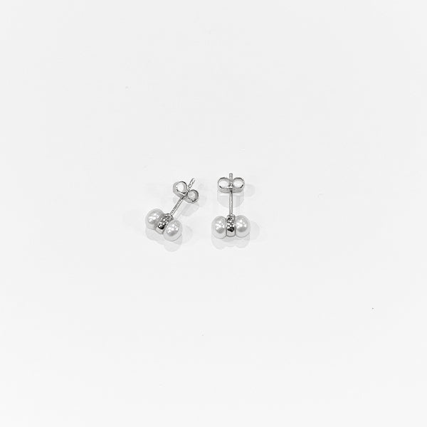 Annie Mundy Nve-06 Silver And Pearl Stud Earrings