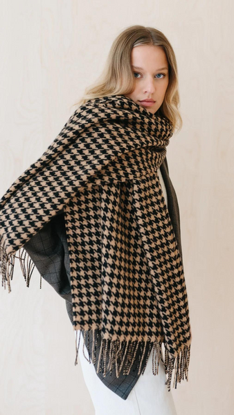 tbco-lambswool-blanket-scarf-in-camel-houndstooth