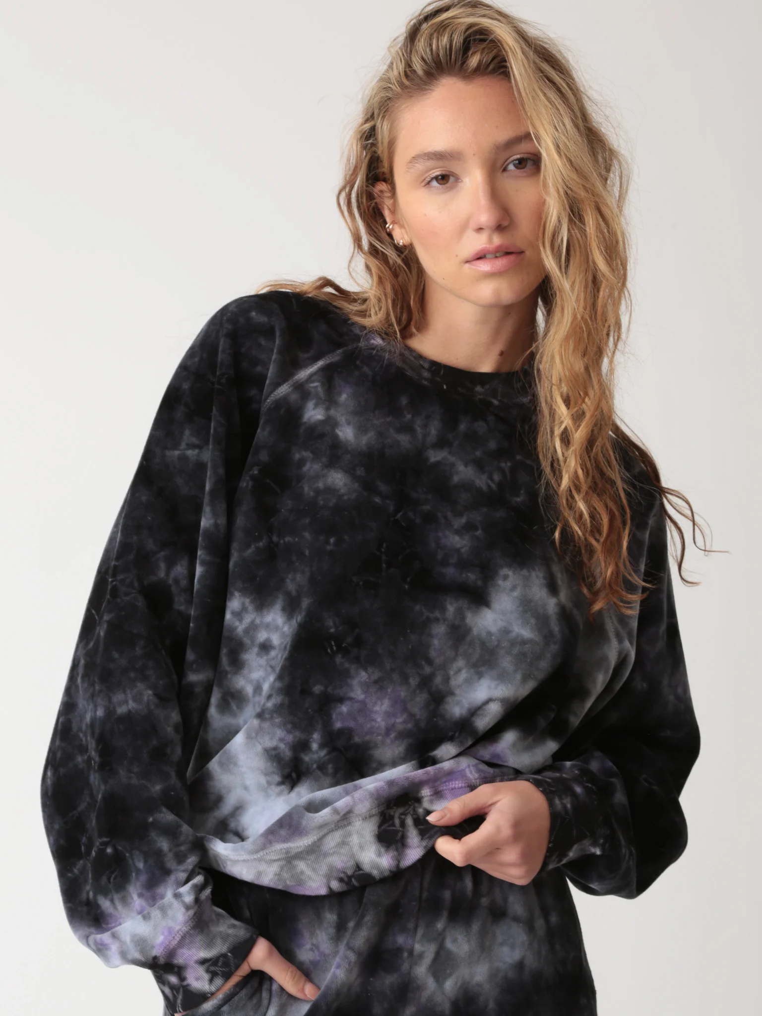 Electric & Rose Electric & Rose Ronan Velour Pullover Onyx / Lilac