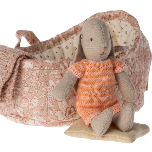 maileg-bunny-in-carrycot-orange