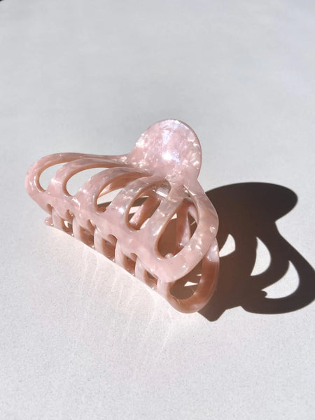 SOLAR ECLIPSE Big Scalloped Claw Clip - Pink