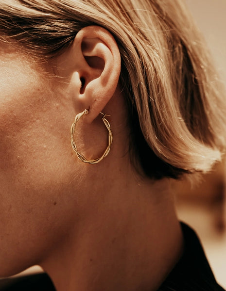 Nordic Muse Large Entwined Latch Hoop Earrings - Gold
