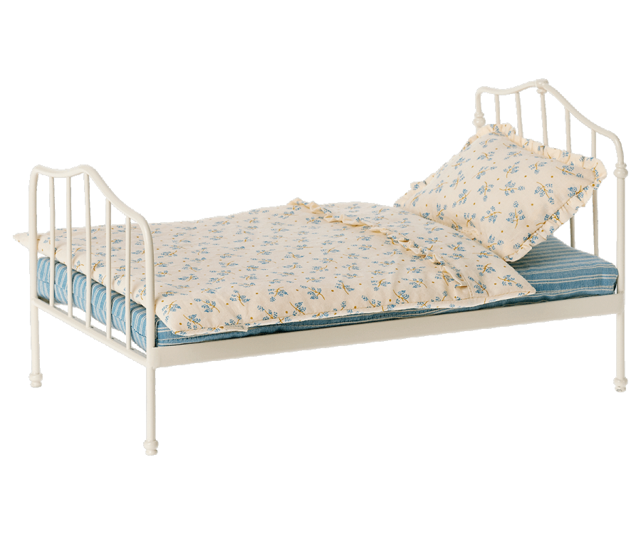 maileg-miniature-bed-mini-blue-1