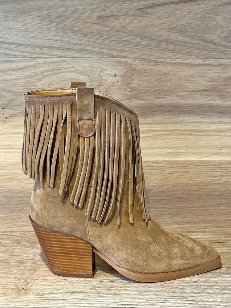 alpe-vermont-fringed-boots-tan