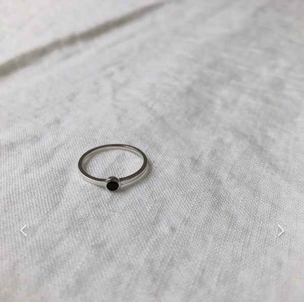 Lines & Current ‘Mona’ Ring with Small Black Stone - Sterling Silver