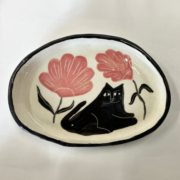 Anna Soba Trinket Dish With Sitting Cat And Two Flowers