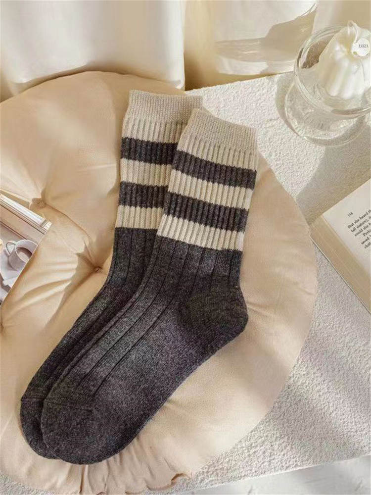 Withgreens Grey Versatile Retro Socks