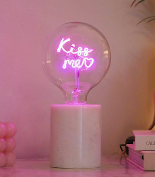 Steepletone Kiss Me Text Screw Down LED Light Bulb