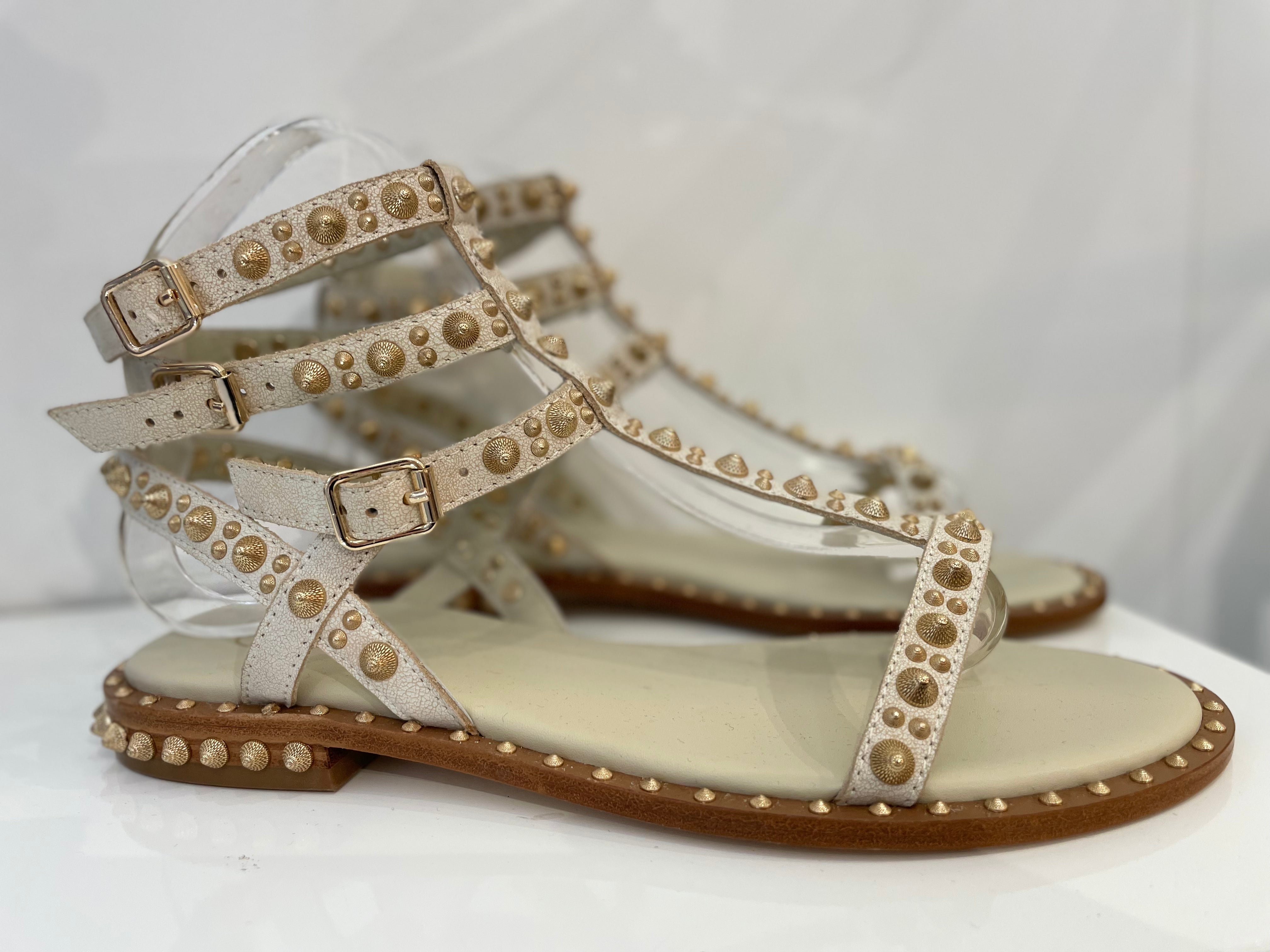 ash-pepper-sandal-in-beige-and-white
