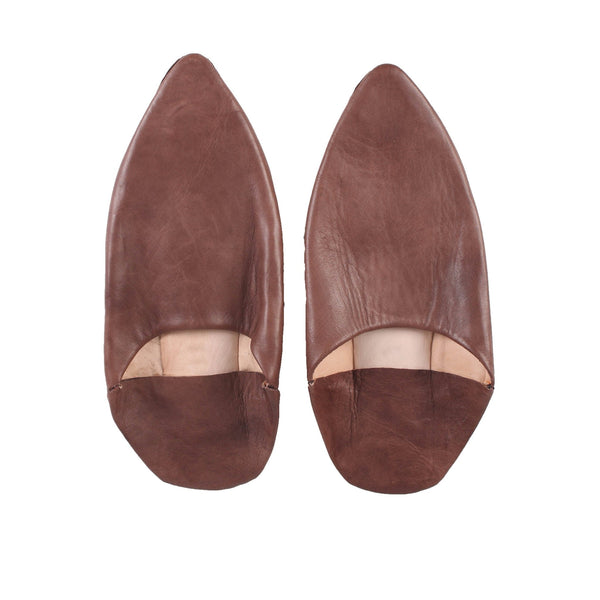 Artisan Stories Men's Moroccan Pointed Babouche Slippers- Brown